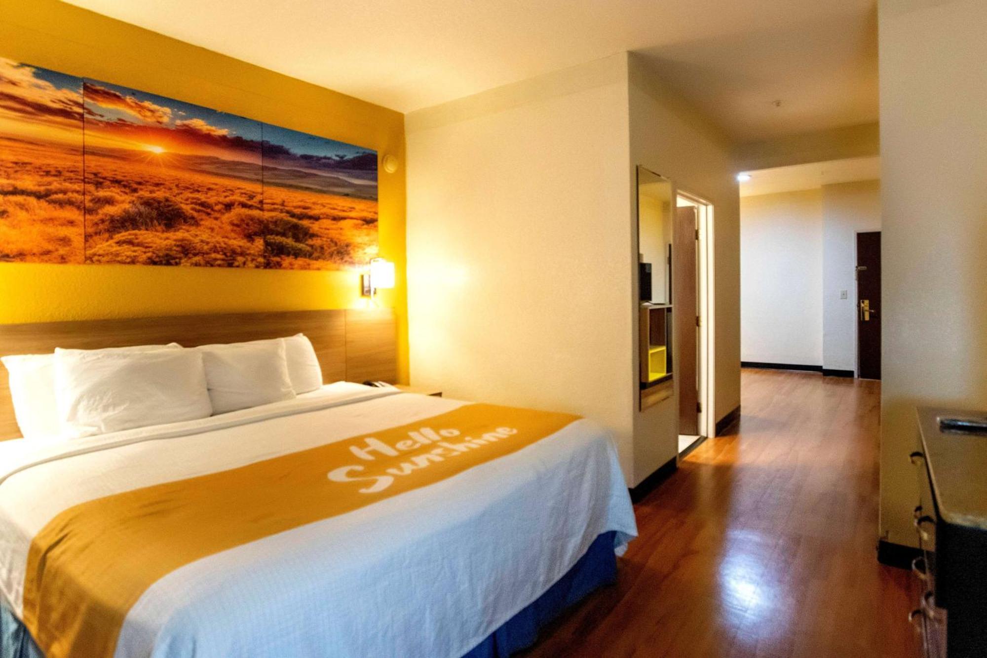 Days Inn & Suites By Wyndham Houston North/Aldine Kültér fotó